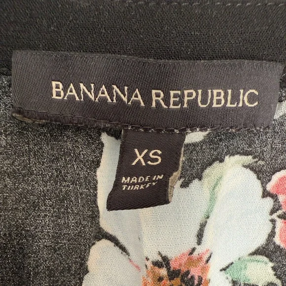 Banana Republic Floral Blouse - Picture 2 of 6